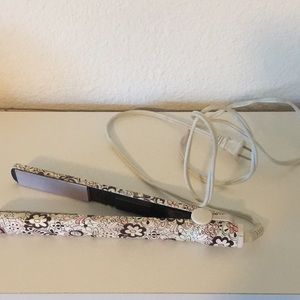 Floral hair straightener